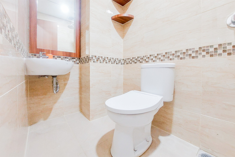 Bathroom 5, Good Deal and Modern Look Studio Apartment B Residence By Travelio, Tangerang Selatan
