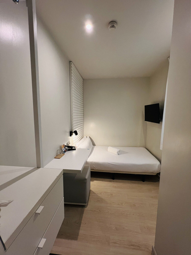 Bedroom 4, Urban Sea Atocha 113, Madrid