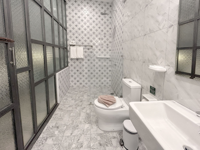Bathroom 5, Milky Bay Resort, Ko Phangan