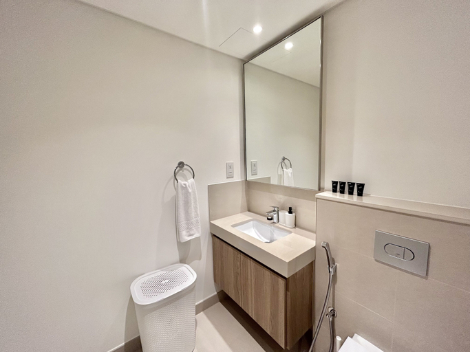 Bathroom 2, Luxurious 2B in Downtown Views With Dubai Mall Access, Dubai