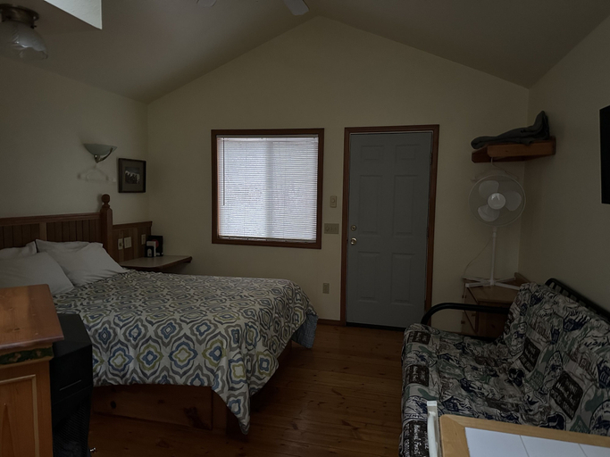 Bedroom 2, Glacier Peak Resort, Skagit