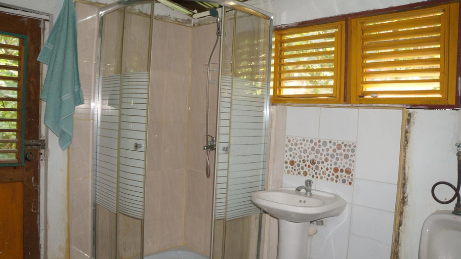 Bathroom 2, Ecotopia Park, Las Terrenas