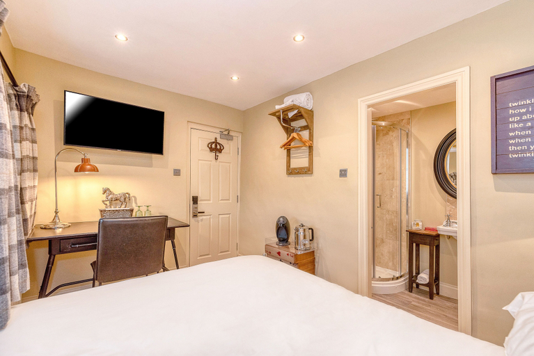 Bedroom 2, Black Horse Inn, North Yorkshire
