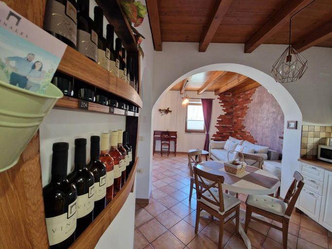 Food & Drinks 4, Wine & Apartment VINALES, Koper