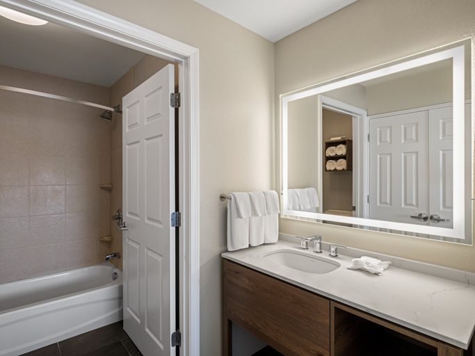 Bathroom 2, Staybridge Suites ROCHESTER UNIVERSITY, Monroe