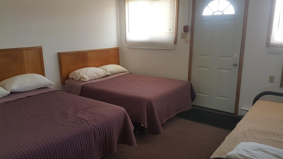 Bedroom 2, HWY6HOTEL, Division No. 18