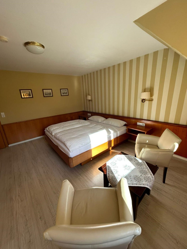 Bedroom 4, Hotel Waldblick, Schwarzwald-Baar-Kreis