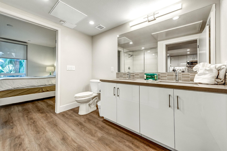 Bathroom 4, Global Luxury Suites Irvine, Orange
