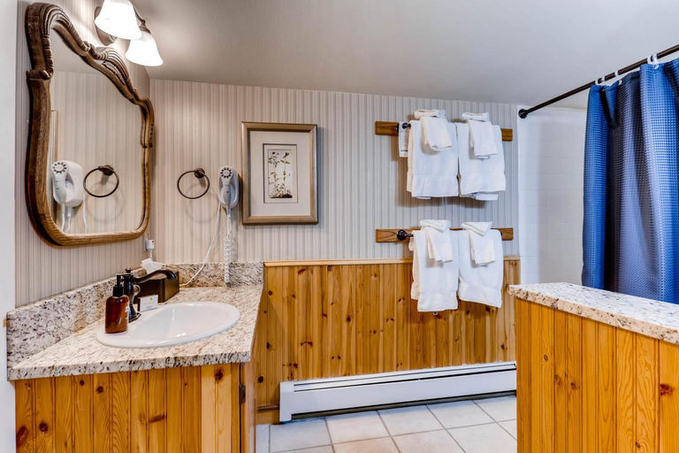 Bathroom 3, SKI TIP LODGE BY KEYSTONE RESORT, Summit
