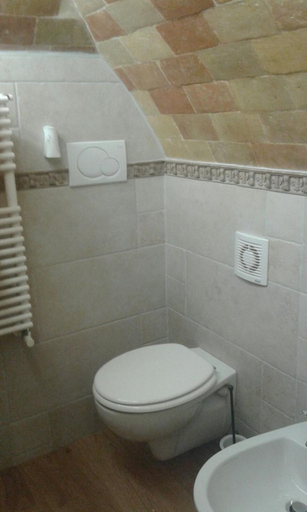 Bathroom 4, Portico dei Sassi, Matera