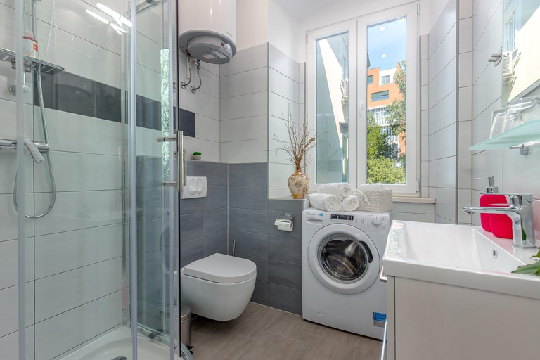 Bathroom 3, Amelia & Julia apartments, Rijeka