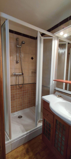 Bathroom 5, Domaine les Garrigues, Tarn-et-Garonne
