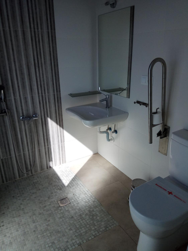 Bathroom 5, Hostal Brisas de Conil, Cádiz