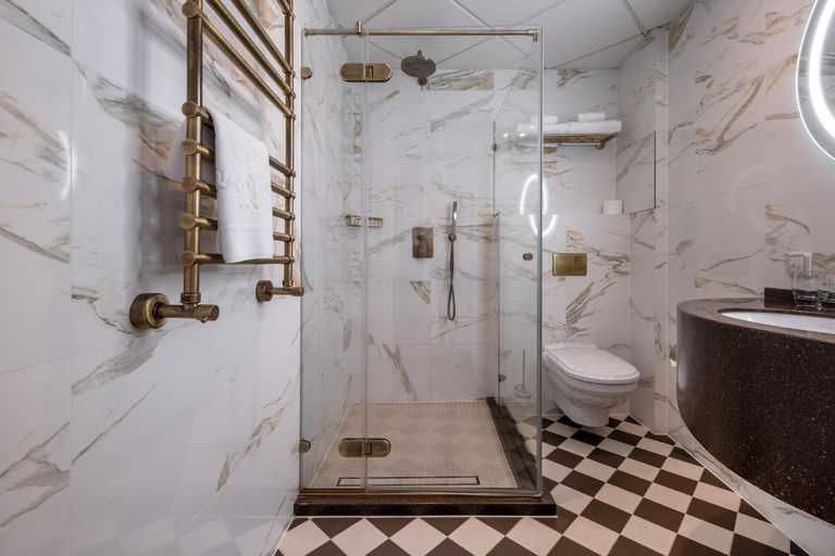 Bathroom 5, Grand Hotel in Lviv, L'vivs'ka