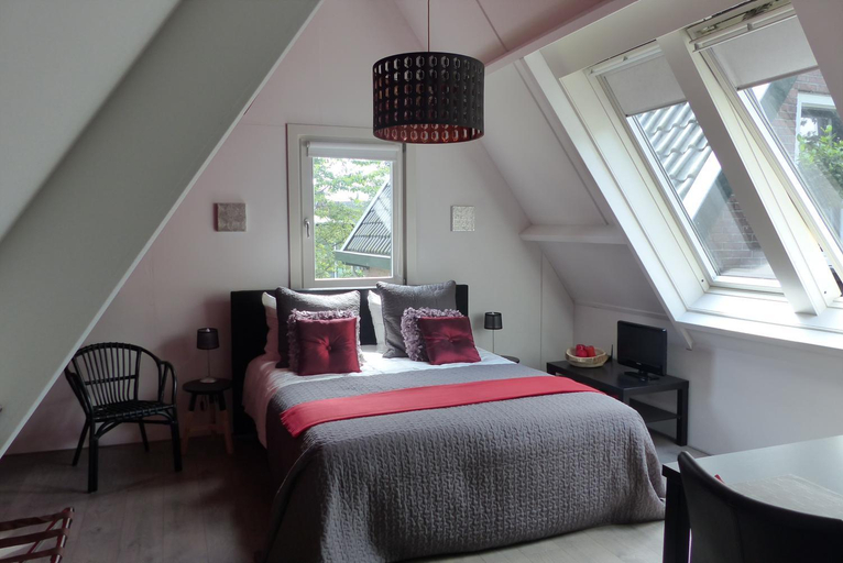 Others 2, B&B Onder de rode beuk, Rheden