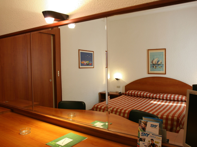 Bedroom 3, Golf Hotel, Milano