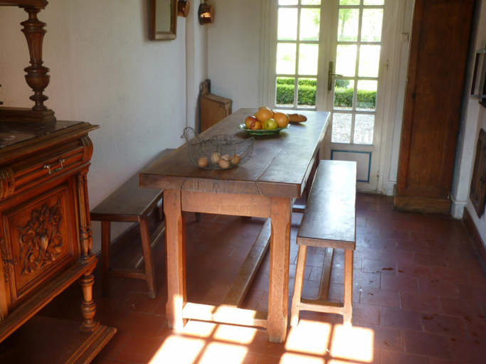 Others 3, LOGIS du Chateau du Bois Doucet, Vienne
