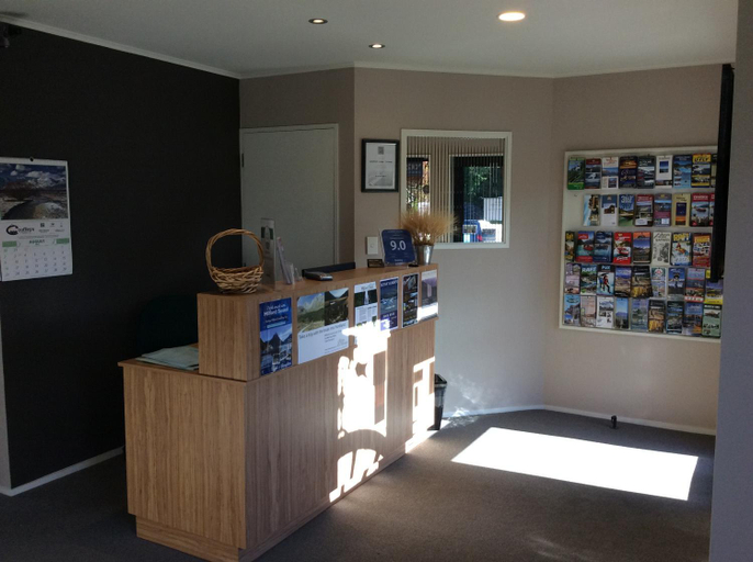 Public Area 3, Lakefront Lodge, Southland