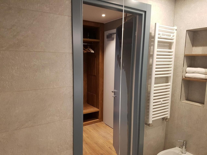 Bathroom 5, TH Courmayeur, Aosta