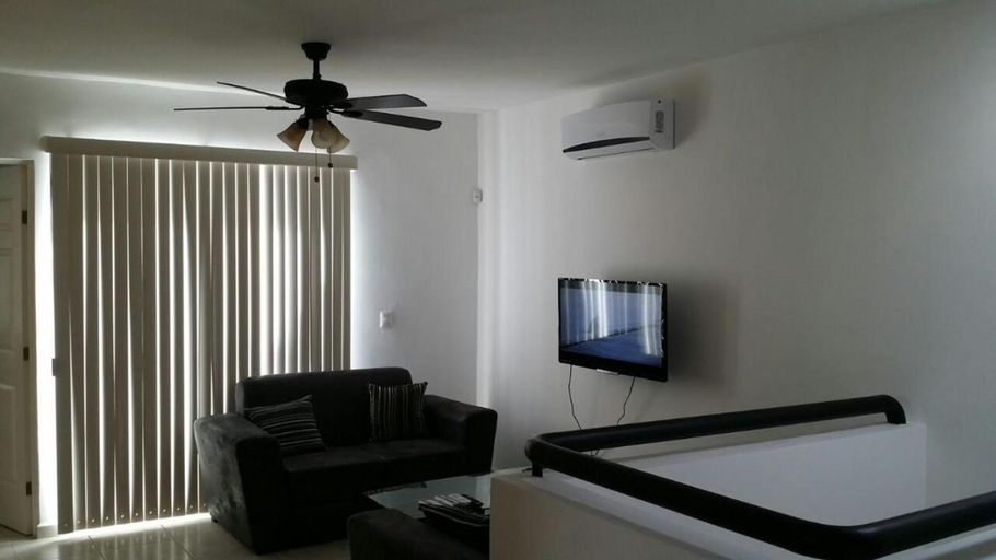 2, AIRPORT SHORT & LONG TERM EXPRESS ALMERIA x, Apodaca