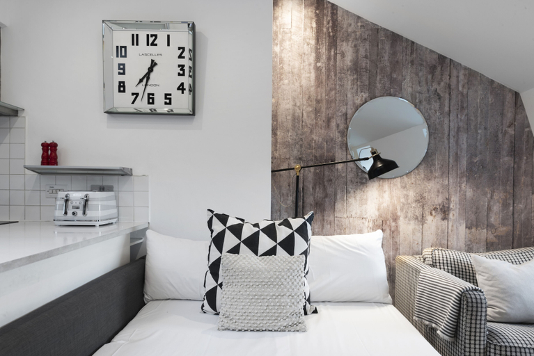 Bedroom 2, King's Cross Penthouse by MoreThanStays, London