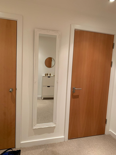 Others 5, Riding Gate Apartment, Kent