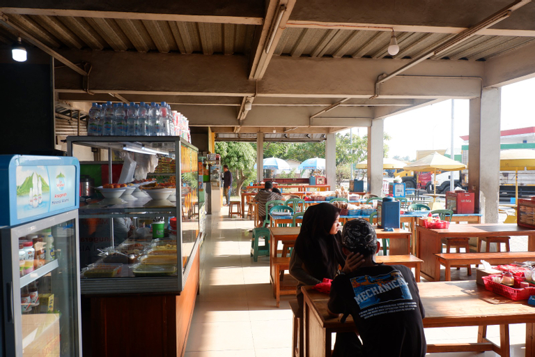 Food & Drinks, Wishtler Inn Area 57 Syariah, Karawang