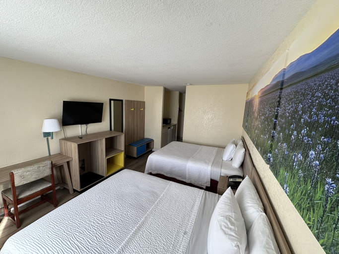 Bedroom 3, Days Inn by Wyndham San Marcos, San Diego