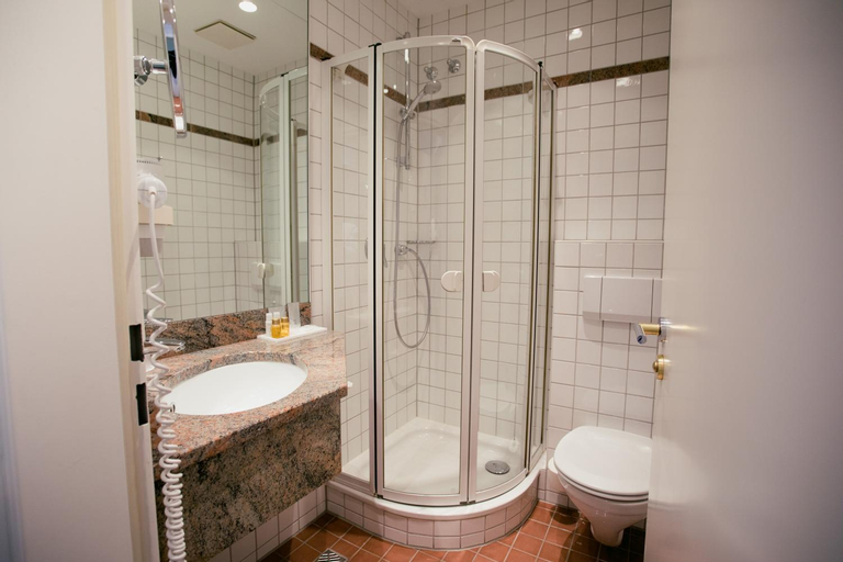 Bathroom 20