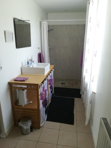 Bathroom 2, Les Marmottes Charentaises, Charente-Maritime