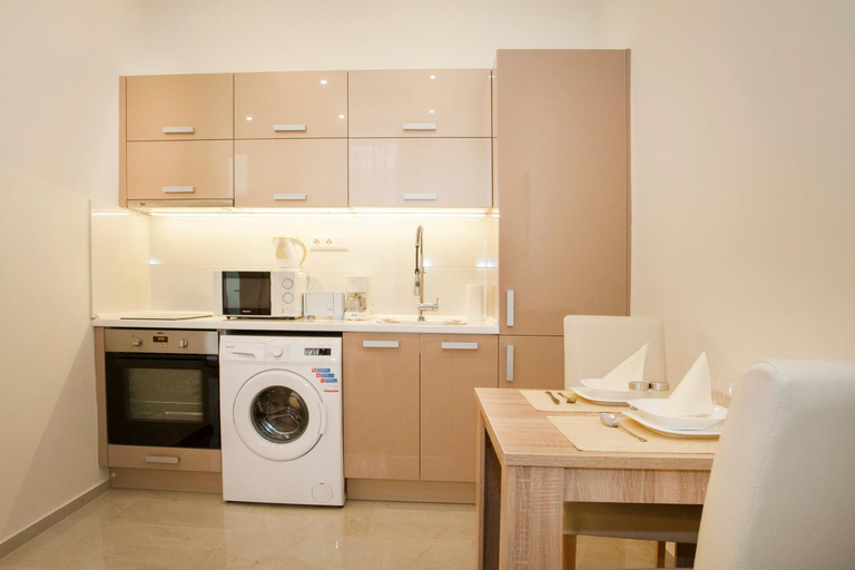 Others 5, Roxana apartments, Budapesti
