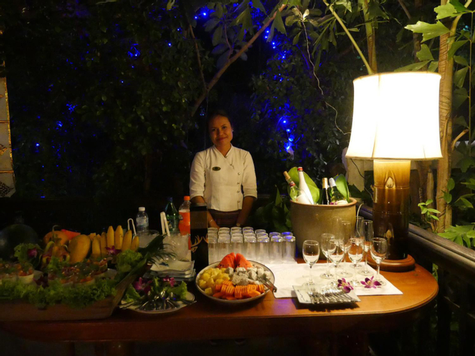 Food & Drinks 8