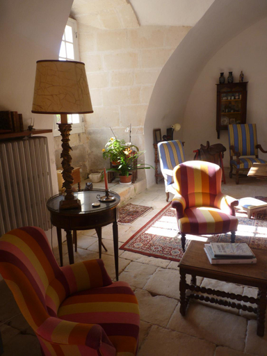 Others 4, LOGIS du Chateau du Bois Doucet, Vienne