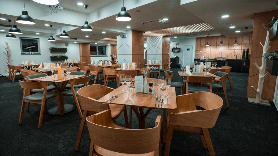 Food & Drinks 5, Hotel Arena, Košice II