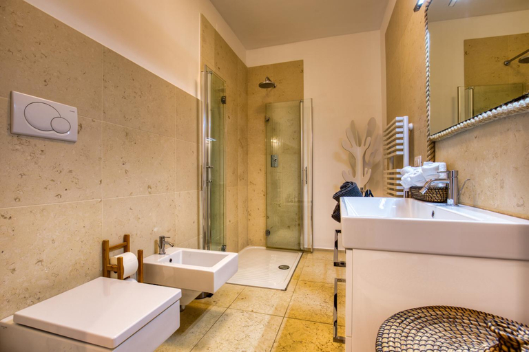 Bathroom 2, Residenze Longhi, Chieti
