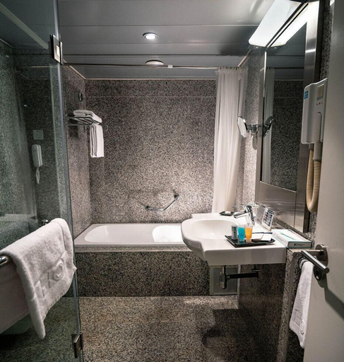 Bathroom 4, Eko Hotel Suites, Eti-Osa