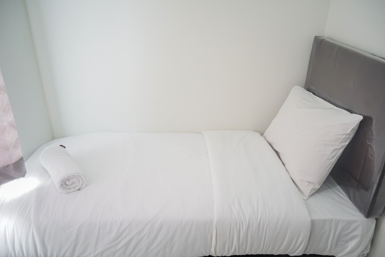 Bedroom 3, Comfy and Stylish 2BR Emerald Bintaro Apartment, South Tangerang