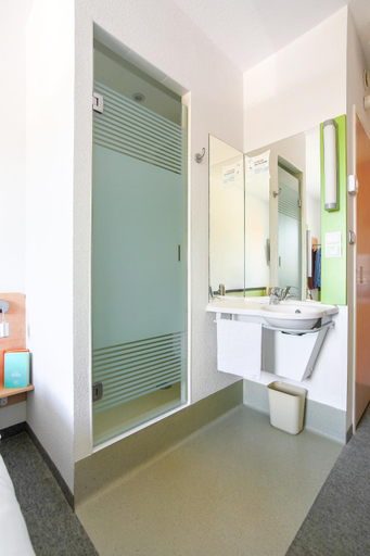 Bathroom 4, ibis budget Torun, Toruń City