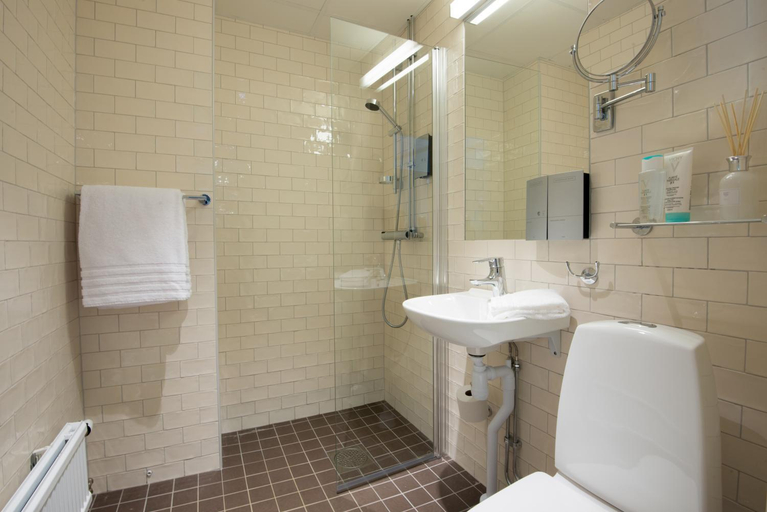 Bathroom 4, Best Western Plus Park Airport Hotel, Sigtuna