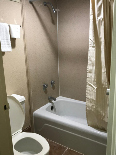 Bathroom 3, Express Inn, Lafayette
