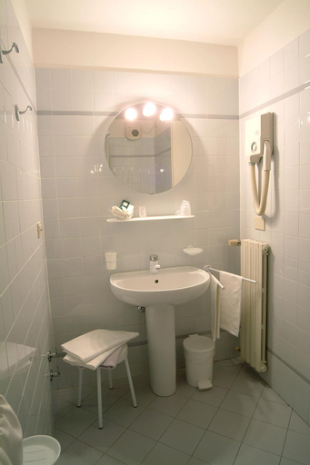 Bathroom 4, Albergo Sapori, Bologna
