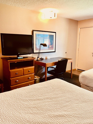 Bedroom 2, Royal Hotel Lloydminster, Division No. 10