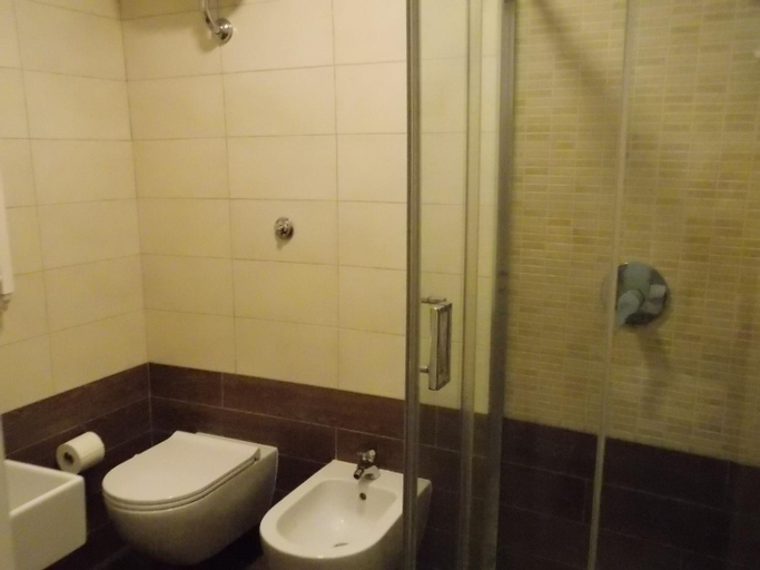 Bathroom 3, B&B NINARELLA, Napoli