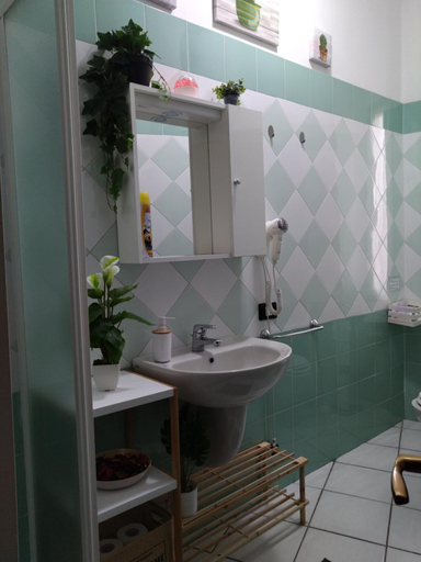 Bathroom 3, Sa Sindria, Cagliari