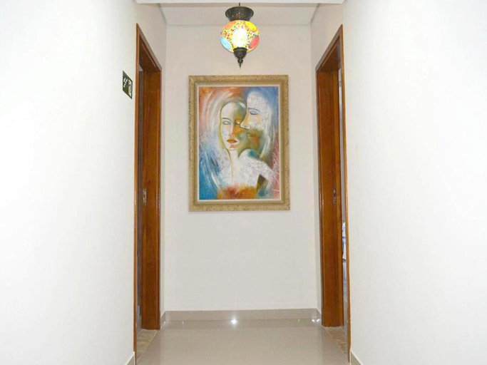 Others 3, Hotel Kalimera, Clementina