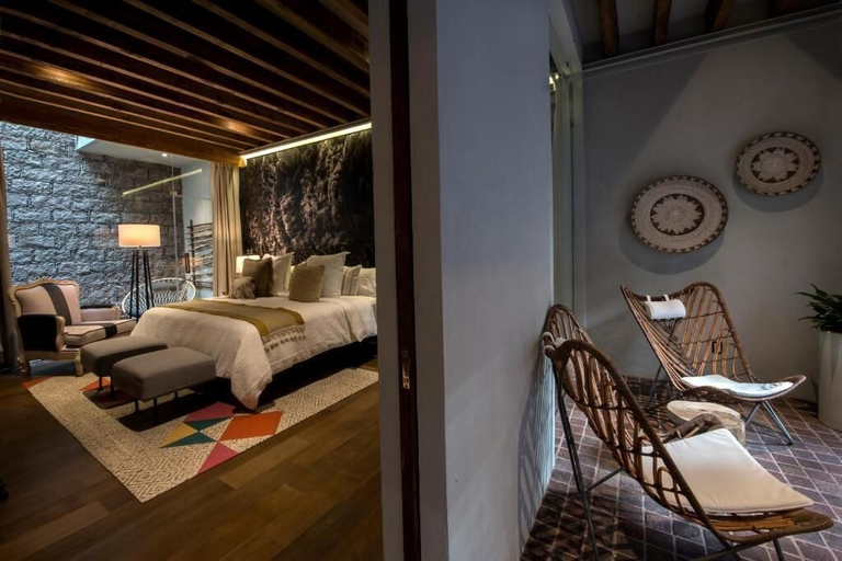 Others 5, Casa Cien Hilos, Allende