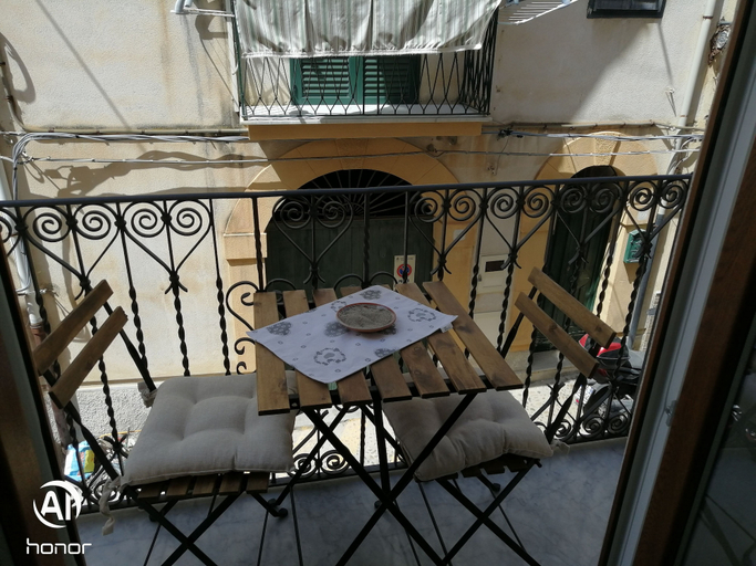 Primary image