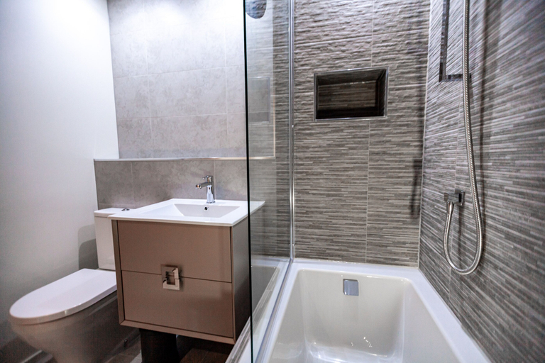 Bathroom 3, 7 The Hideaway, East Sussex