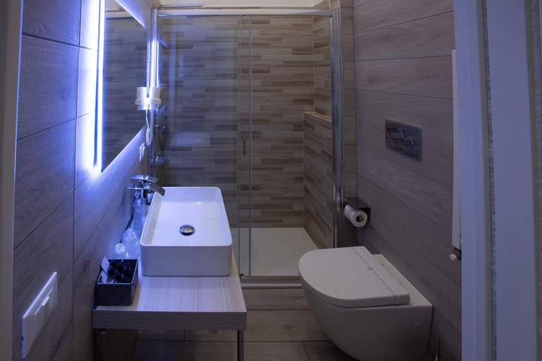 Bathroom 2, Royal Gardens B&B Caserta, Caserta