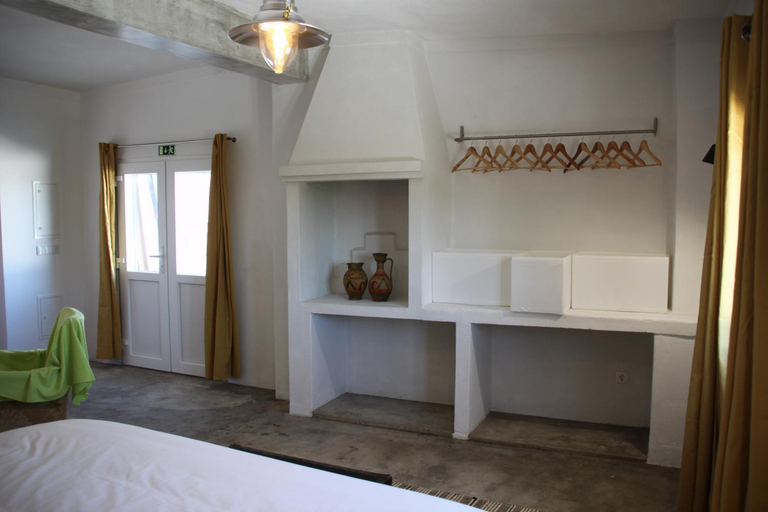 Others 4, Casa do Loureiro Branco, Santarém